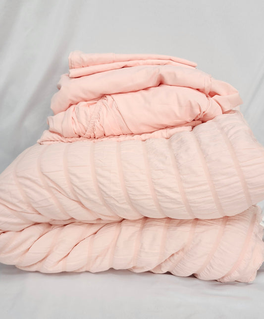Queen Size Pink SeerSucker Comforter Set